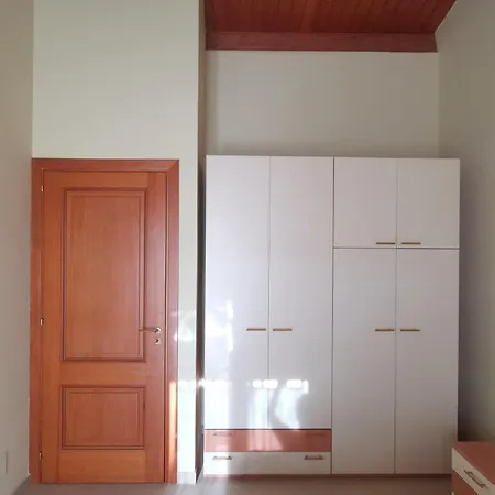 Casa Elegante Con Terrazzino In Centro Paese Semesterbostad *