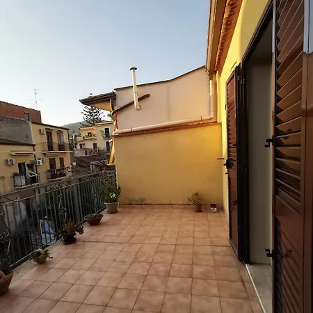 Casa Elegante Con Terrazzino In Centro Paese Semesterbostad